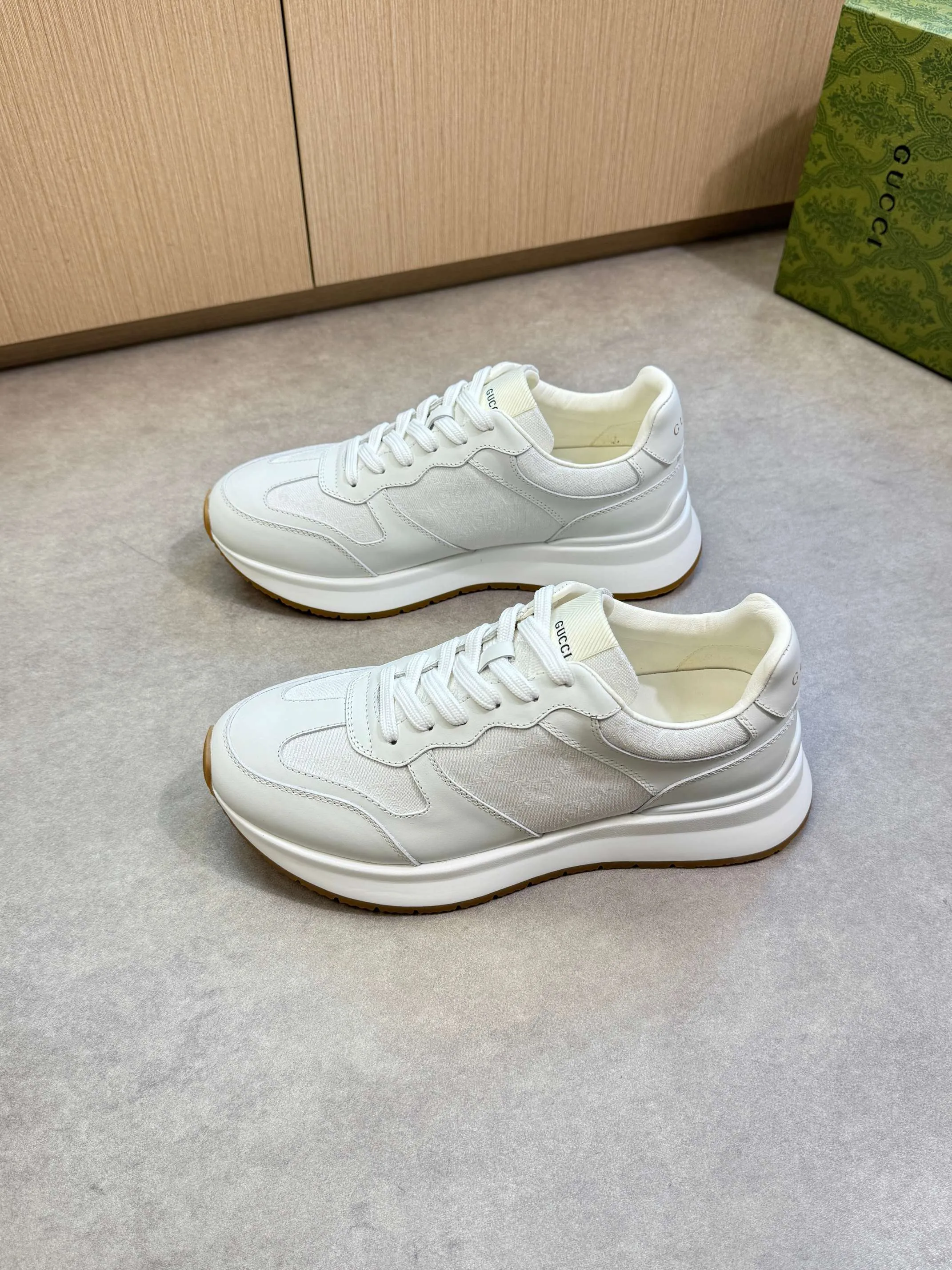 Men's shoes 💰800 [Gucci] Gucci - High-end quality original single casual sports shoes - Upper: 🔝 Nappa calfskin, brand totem cloth, tongue cloth label, heel silk screen brand LOGO - Lining: water-dyed cowhide - Outsole: ultra-light T men's shoes 💰U·Rubber; two-color molded outsole -Super high quality control·Fine workmanship: highlighted (high-end·luxury·grade) -Size :38-44 (45, can be customized)·GC0372